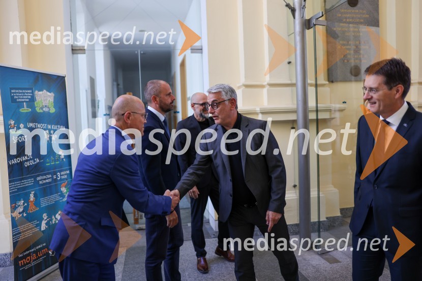  ... ;  ... ;  Matjaž Han, minister za gospodarski razvoj in tehnologijo; prof. dr. Zdravko Kačič, rektor Univerze v MariboruIzstrelitev satelita Trisat-R, Univerza v Mariboru