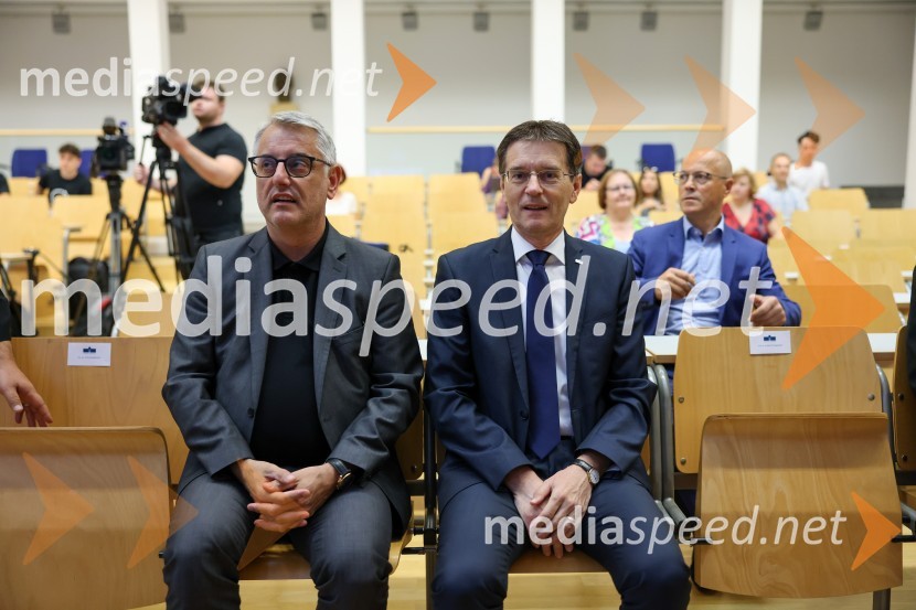  Matjaž Han, minister za gospodarski razvoj in tehnologijo; prof. dr. Zdravko Kačič, rektor Univerze v MariboruIzstrelitev satelita Trisat-R, Univerza v Mariboru