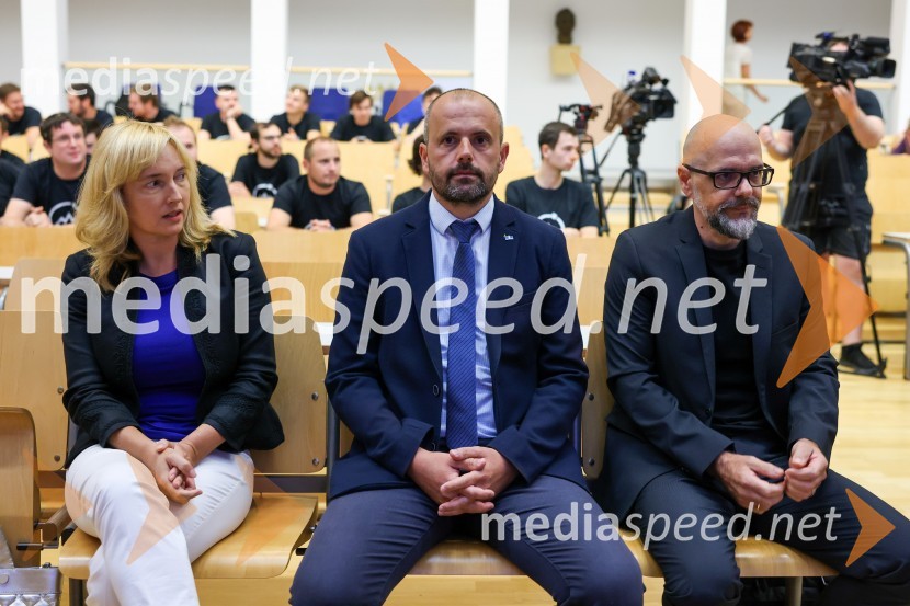  ... ; prof. dr. Miralem  Hadžiselimović, Prorektor za infrastrukturo Univerze v Mariboru;  ... Izstrelitev satelita Trisat-R, Univerza v Mariboru