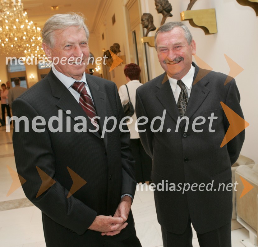 Dva najbolj priznana mariborska vinarja: mag. Tone Zafošnik, skrbnik stare vinske trte in mag. Tone Vodovnik, eden glavnih slovenskih vinskih preizkuševalcev - enologovLjudje RAZNO