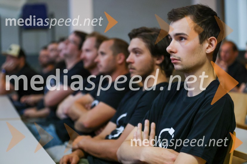 Izstrelitev satelita Trisat-R, Univerza v Mariboru