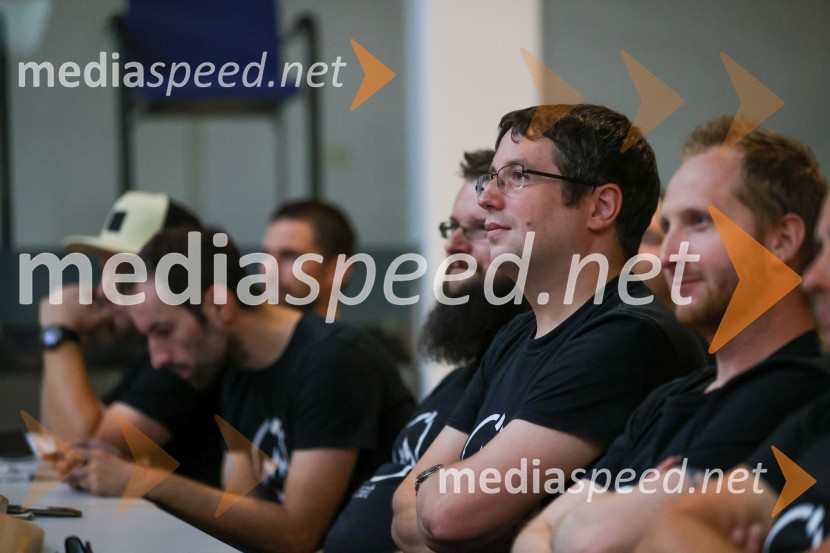 Izstrelitev satelita Trisat-R, Univerza v Mariboru