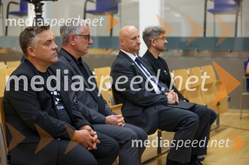 dr. Iztok Kramberger, Fakulteta za elektrotehniko, računalništvo in informatiko;  Matjaž Han, minister za gospodarski razvoj in tehnologijo; prof. dr. Gorazd Štumberger, Fakulteta za elektrotehniko, računalništvo in informatiko, Univerza v Mariboru; dr. Tomaž Rotovnik, direktor, SkyLabsIzstrelitev satelita Trisat-R, Univerza v Mariboru