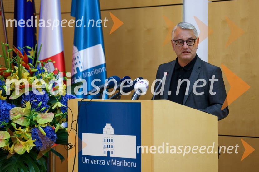  Matjaž Han, minister za gospodarski razvoj in tehnologijoIzstrelitev satelita Trisat-R, Univerza v Mariboru