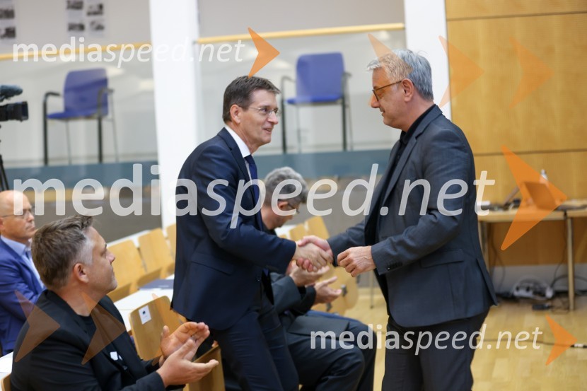 prof. dr. Zdravko Kačič, rektor Univerze v Mariboru;  Matjaž Han, minister za gospodarski razvoj in tehnologijoIzstrelitev satelita Trisat-R, Univerza v Mariboru