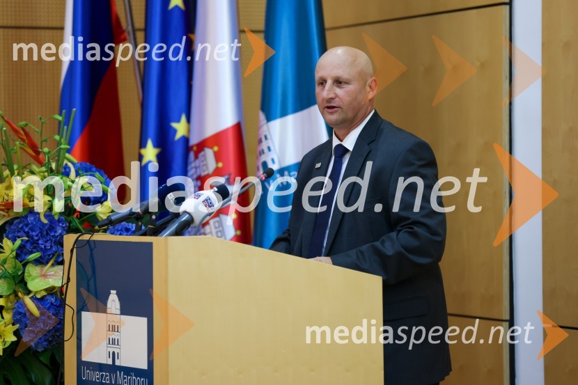 prof. dr. Gorazd Štumberger, Fakulteta za elektrotehniko, računalništvo in informatiko, Univerza v MariboruIzstrelitev satelita Trisat-R, Univerza v Mariboru