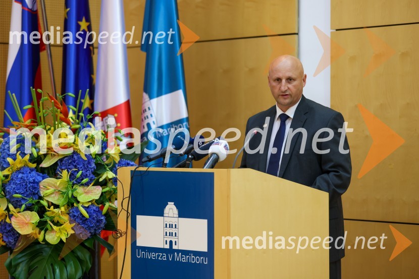 prof. dr. Gorazd Štumberger, Fakulteta za elektrotehniko, računalništvo in informatiko, Univerza v MariboruIzstrelitev satelita Trisat-R, Univerza v Mariboru