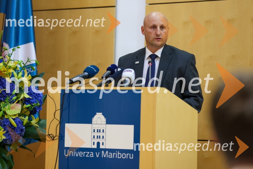 prof. dr. Gorazd Štumberger, Fakulteta za elektrotehniko, računalništvo in informatiko, Univerza v MariboruIzstrelitev satelita Trisat-R, Univerza v Mariboru