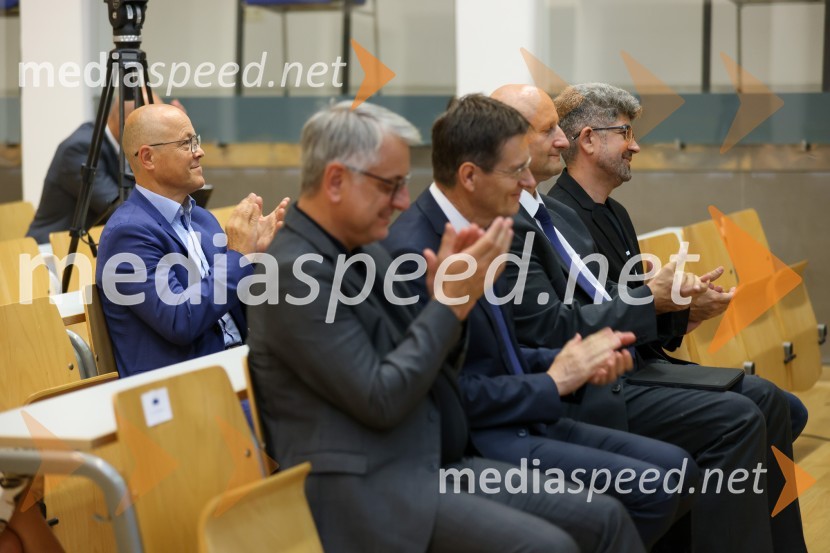  Matjaž Han, minister za gospodarski razvoj in tehnologijo; prof. dr. Zdravko Kačič, rektor Univerze v Mariboru; prof. dr. Gorazd Štumberger, Fakulteta za elektrotehniko, računalništvo in informatiko, Univerza v Mariboru; dr. Tomaž Rotovnik, direktor, SkyLabsIzstrelitev satelita Trisat-R, Univerza v Mariboru