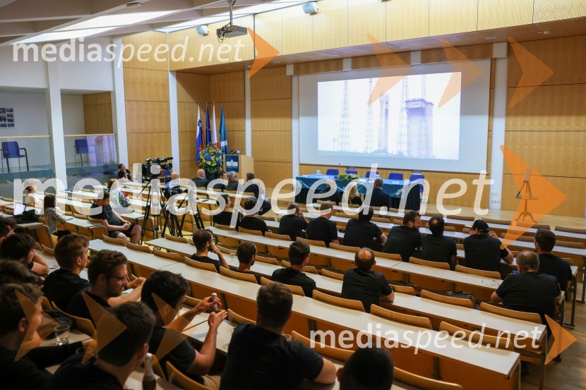 Izstrelitev satelita Trisat-R, Univerza v Mariboru