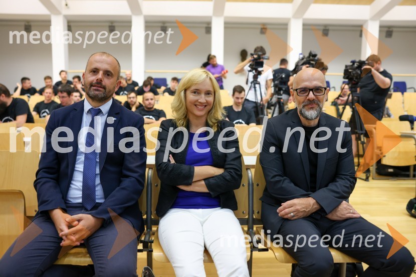 prof. dr. Miralem  Hadžiselimović, Prorektor za infrastrukturo Univerze v Mariboru;  ... ;  ... Izstrelitev satelita Trisat-R, Univerza v Mariboru