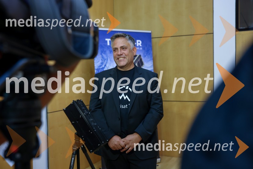 dr. Iztok Kramberger, Fakulteta za elektrotehniko, računalništvo in informatikoIzstrelitev satelita Trisat-R, Univerza v Mariboru