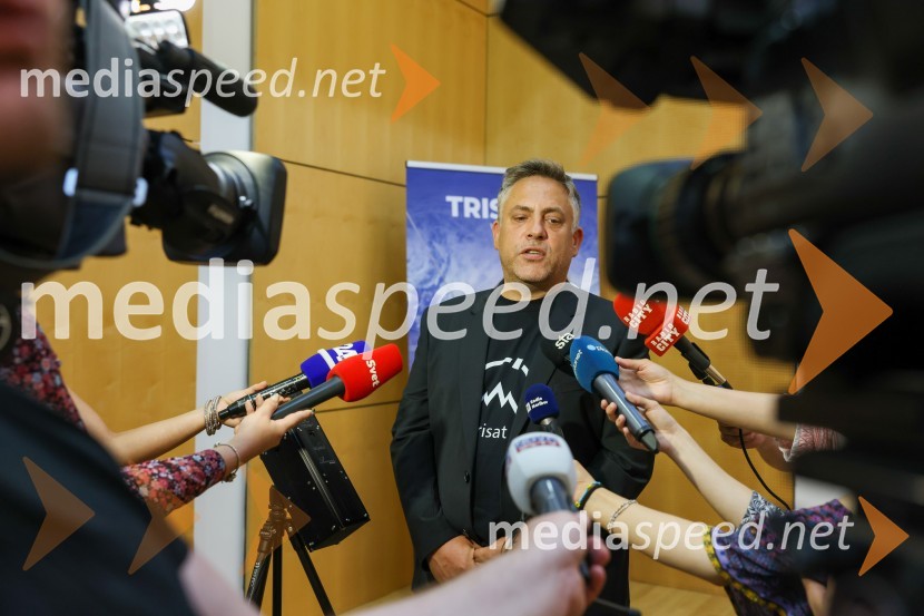 dr. Iztok Kramberger, Fakulteta za elektrotehniko, računalništvo in informatikoIzstrelitev satelita Trisat-R, Univerza v Mariboru