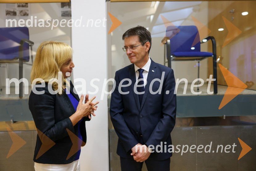  ... ; prof. dr. Zdravko Kačič, rektor Univerze v MariboruIzstrelitev satelita Trisat-R, Univerza v Mariboru