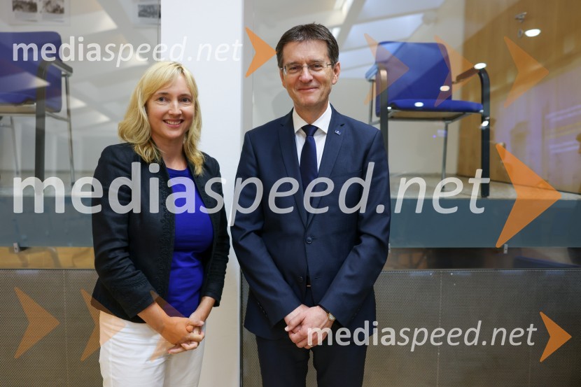  ... ; prof. dr. Zdravko Kačič, rektor Univerze v MariboruIzstrelitev satelita Trisat-R, Univerza v Mariboru