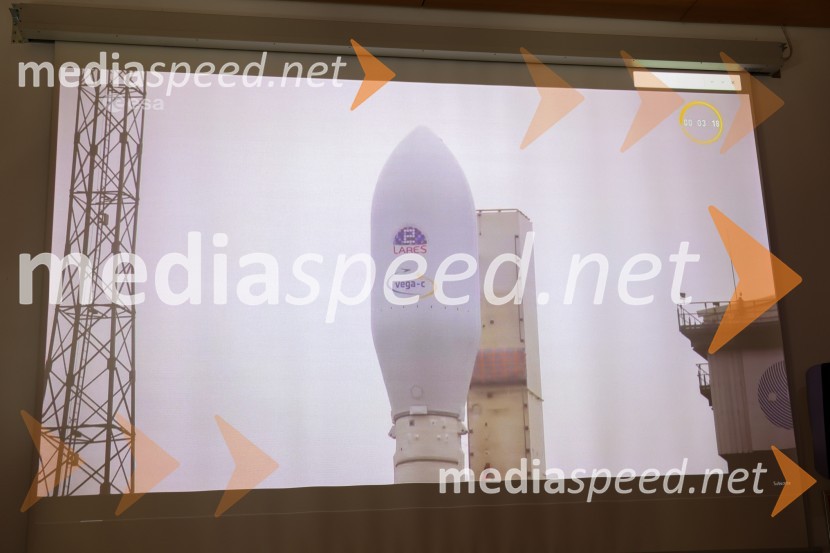 Izstrelitev satelita Trisat-R, Univerza v Mariboru