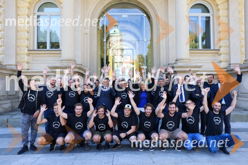 Izstrelitev satelita Trisat-R, Univerza v Mariboru