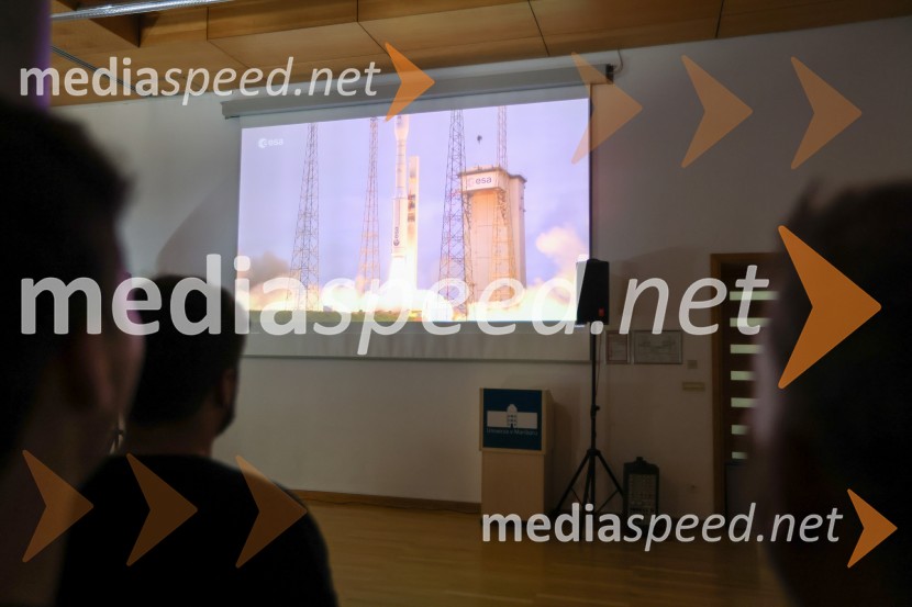 Izstrelitev satelita Trisat-R, Univerza v Mariboru