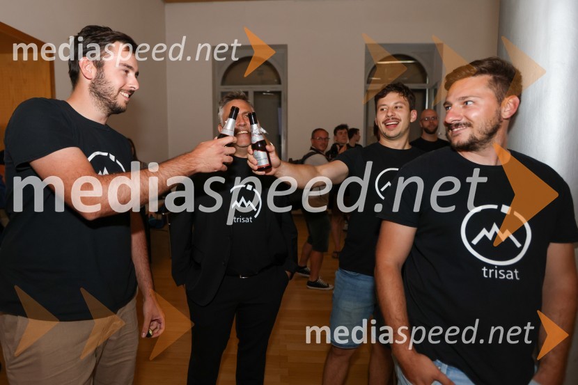  ... ; dr. Iztok Kramberger, Fakulteta za elektrotehniko, računalništvo in informatiko;  ... ;  ... Izstrelitev satelita Trisat-R, Univerza v Mariboru