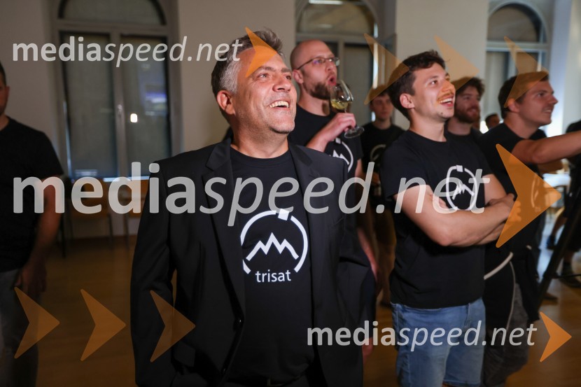 dr. Iztok Kramberger, Fakulteta za elektrotehniko, računalništvo in informatiko;  ... Izstrelitev satelita Trisat-R, Univerza v Mariboru