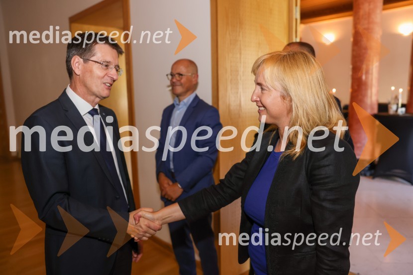 prof. dr. Zdravko Kačič, rektor Univerze v Mariboru;  ... Izstrelitev satelita Trisat-R, Univerza v Mariboru