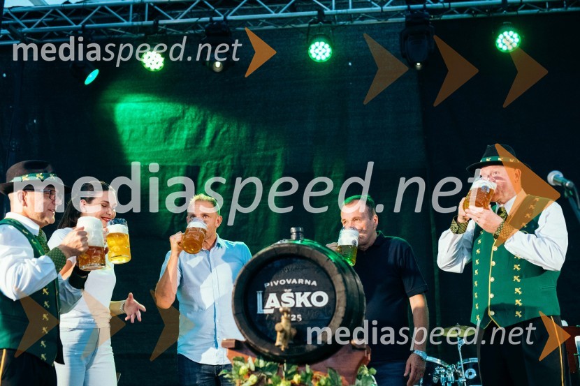  ... ;  Tina Belej, STIK Laško, direktorica;  Urban Kramberger, manager blagovne skupine, Pivovarna Laško Union;  Franc Zdolšek, župan, občina Laško;  ... Dan Laščanov, Pivo in cvetje 2022