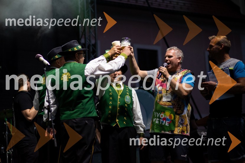  ... ;  Miha Deželak, radijski voditelj, humanitarecPivo in cvetje 2022, petek