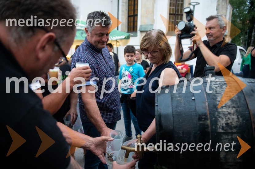 Pivo in cvetje 2022, petek