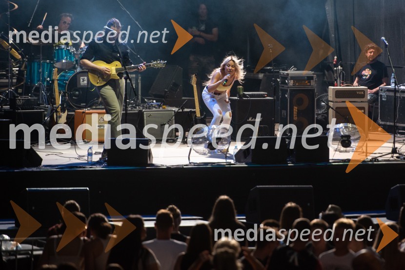  Aleksandra Josić, pevka skupine King FooPivo in cvetje 2022, petek