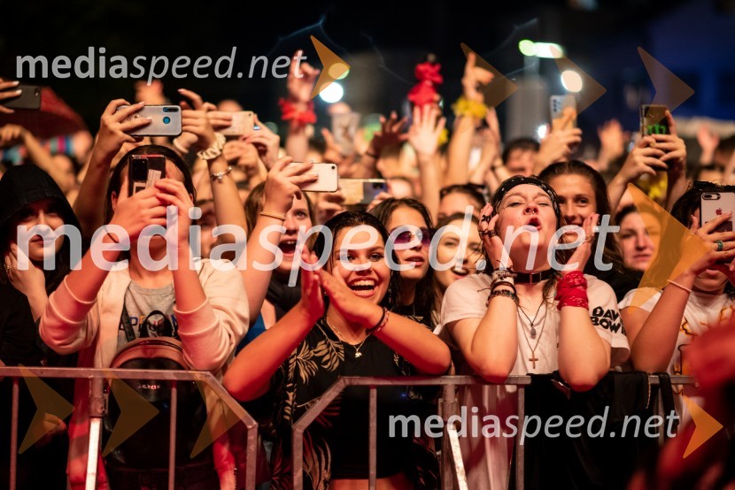 Pivo in cvetje 2022, petek