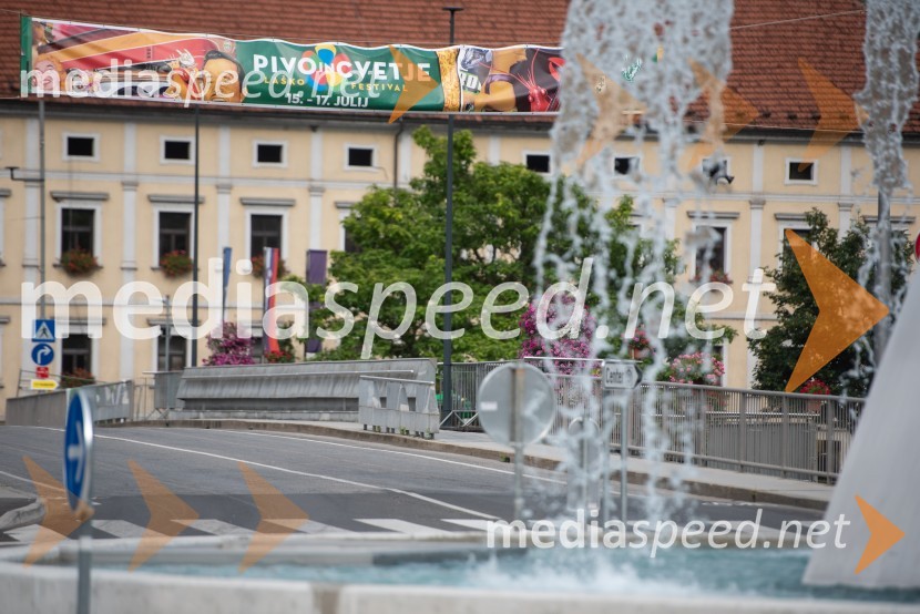 Pivo in cvetje 2022, petek