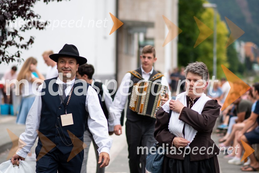 Pivo in cvetje 2022, petek