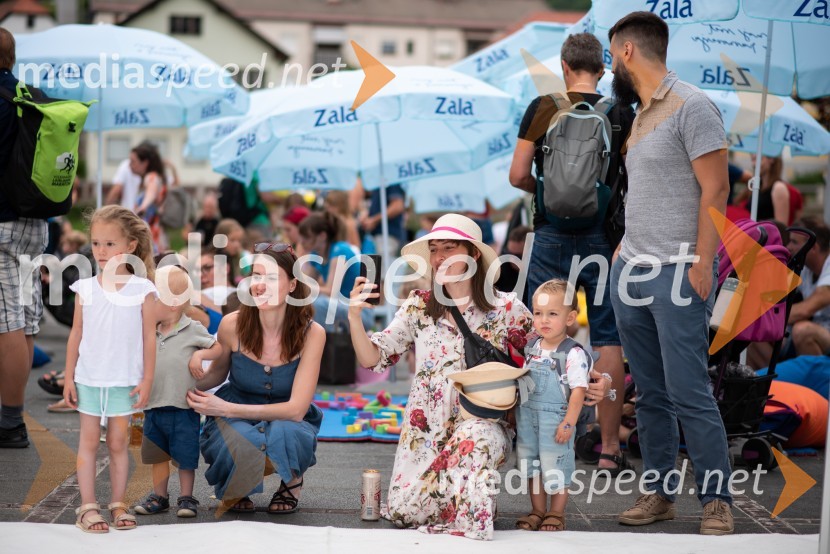 Pivo in cvetje 2022, petek