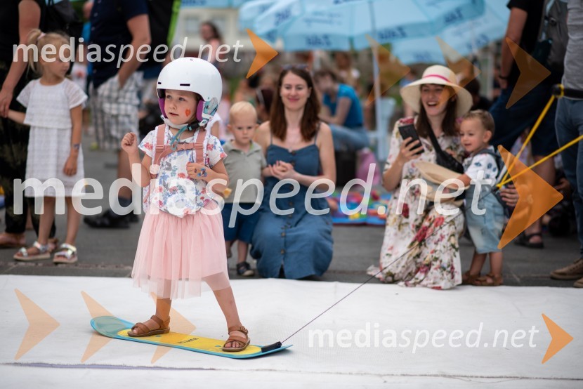 Pivo in cvetje 2022, petek