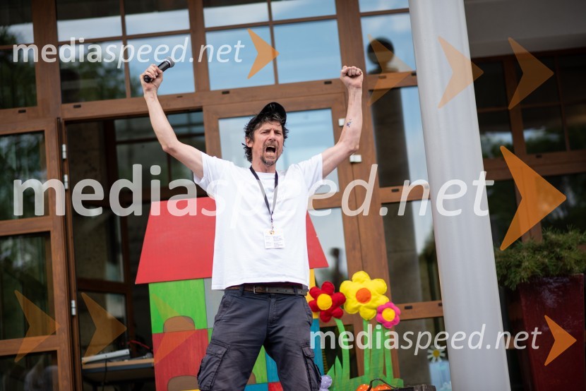 Pivo in cvetje 2022, petek