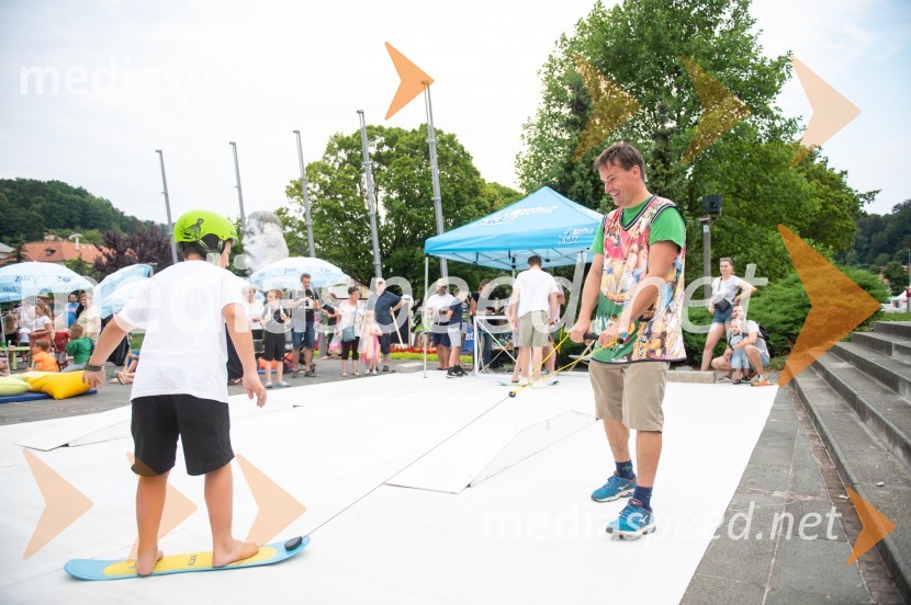  ... ;  Rok  Marguč, deskar na sneguPivo in cvetje 2022, petek