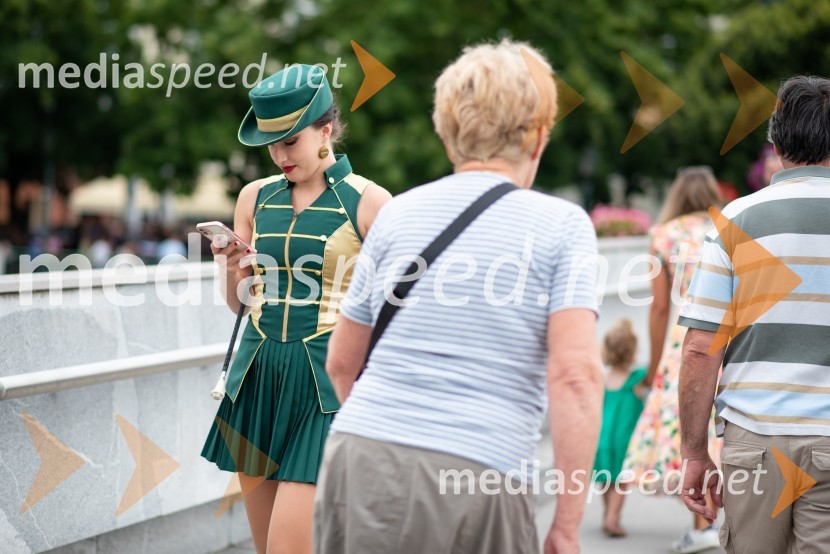 Pivo in cvetje 2022, petek