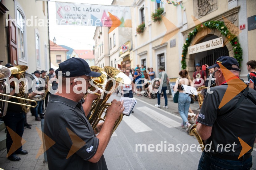Pivo in cvetje 2022, petek