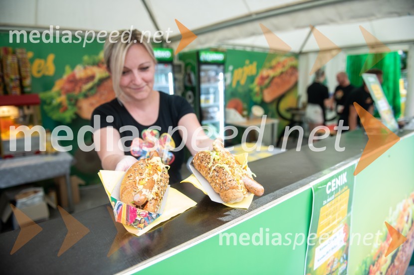 Pivo in cvetje 2022, petek