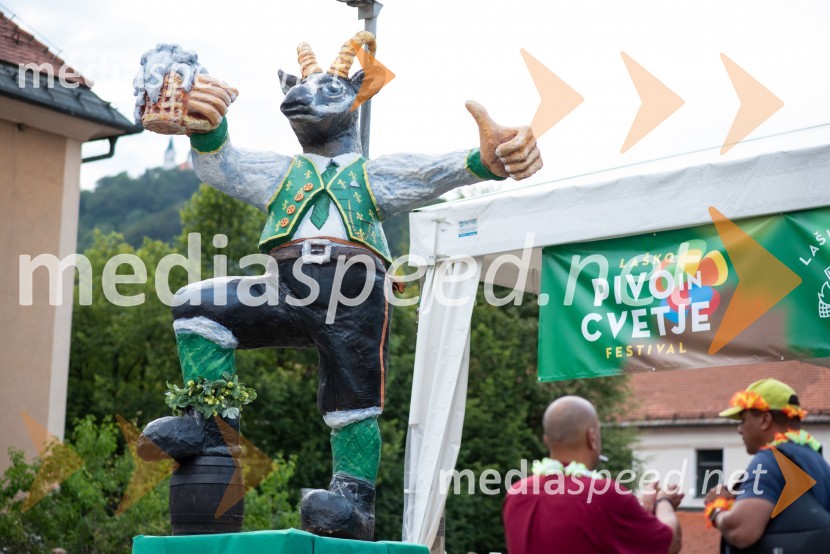 Pivo in cvetje 2022, petek