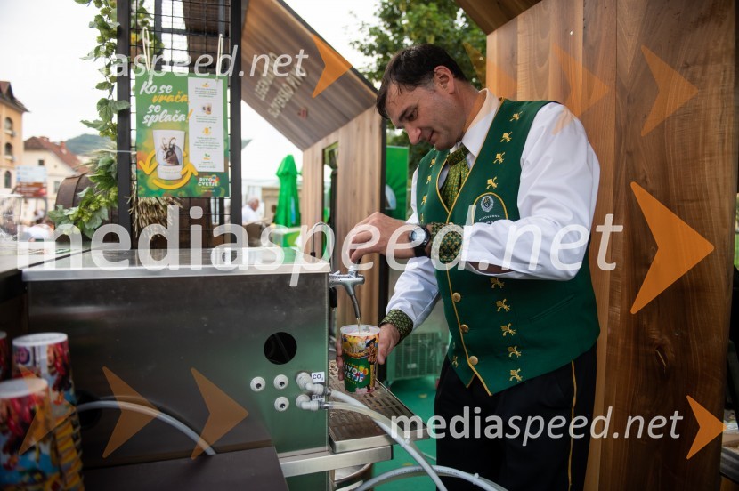 Pivo in cvetje 2022, petek