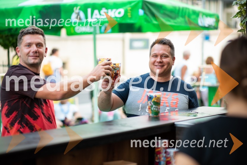 Pivo in cvetje 2022, petek