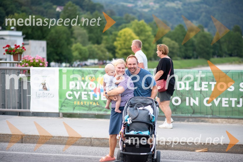 Pivo in cvetje 2022, petek