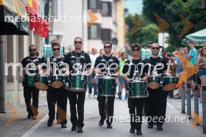 Pivo in cvetje 2022, petek