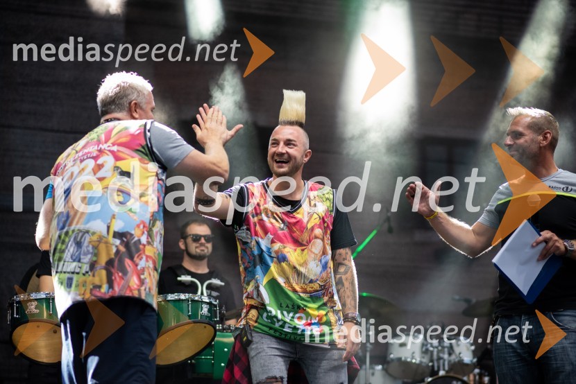  Miha Deželak, radijski voditelj, humanitarec;  Dejan Krajnc, Dejan Dogaja;  ... Pivo in cvetje 2022, petek