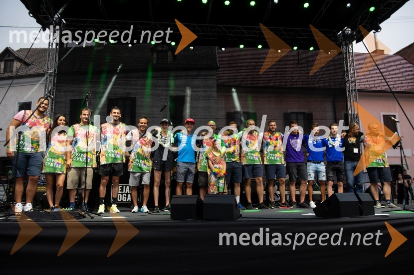  Vito Dragič, judoist;  Jana Morelj, radijska in TV voditeljica;  Rok  Marguč, deskar na snegu;  Jakov Fak, biatlonec;  Jernej Damjan, nekdanji smučarski skakalec;  Jerneja Brecl, smučarska skakalka;  ... ;  Ciril Komotar, vloger Komotar Minuta;  ... ;  ... ;  ... ;  ... ;  ... ;  ... ;  ... ;  Miha Deželak, radijski voditelj, humanitarecPivo in cvetje 2022, petek