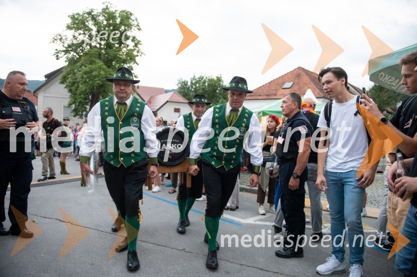 Pivo in cvetje 2022, petek