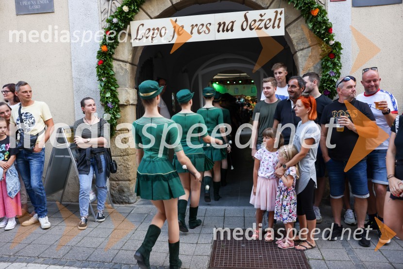 Pivo in cvetje 2022, petek