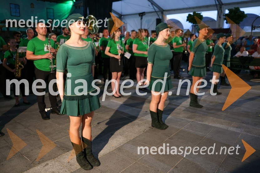 Pivo in cvetje 2022, petek