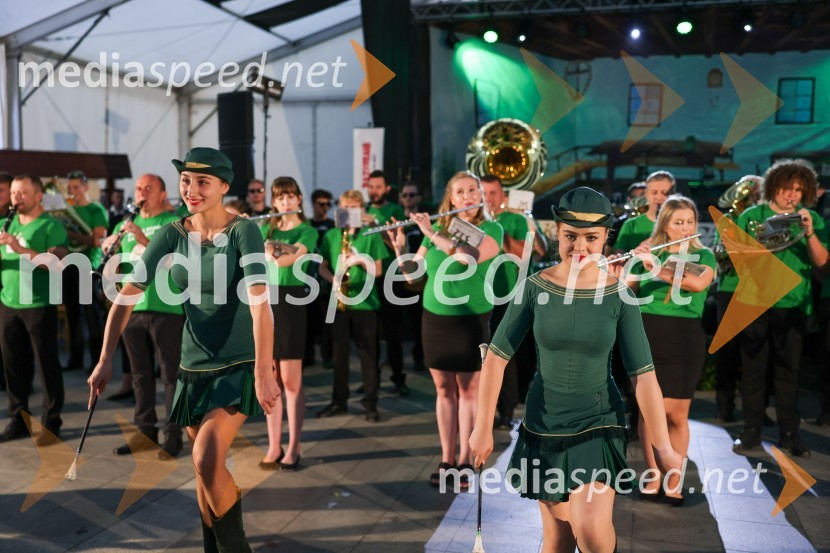 Pivo in cvetje 2022, petek